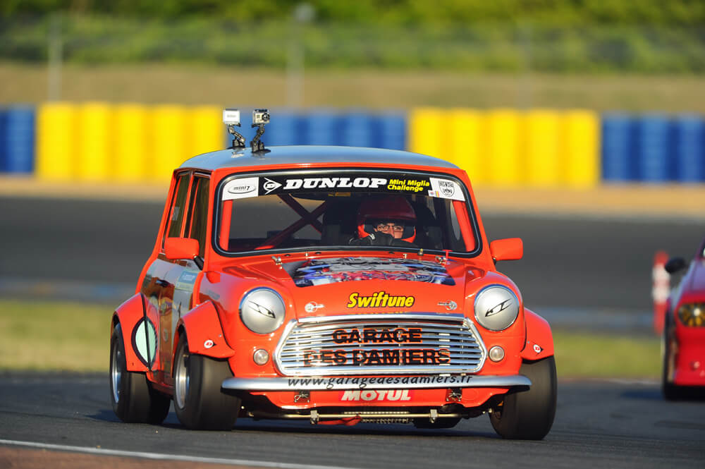 Austin Mini Miglia 7 au Trophée Saloon car sur le circuit Bugatti - born to win