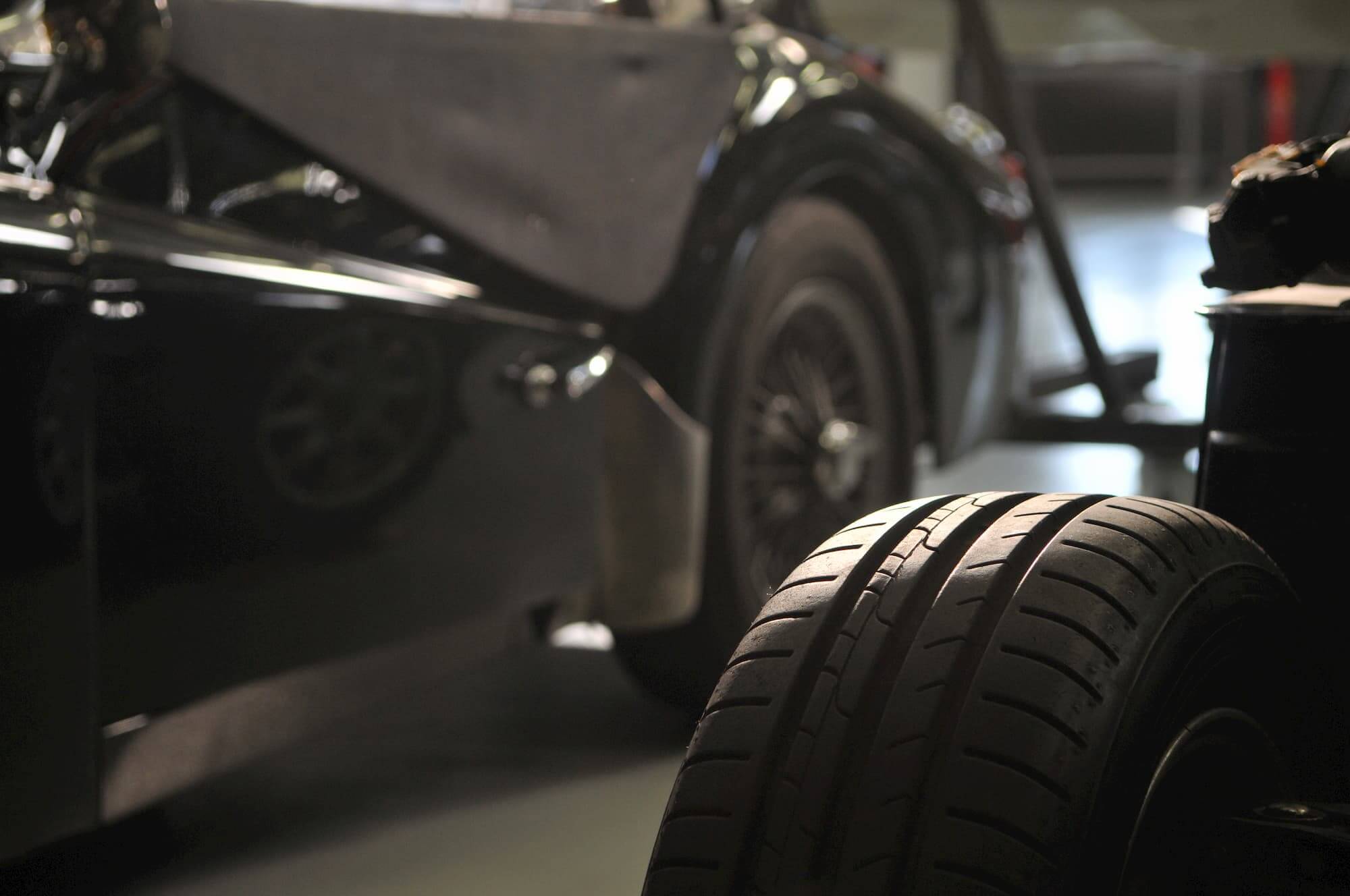 Garage des damiers, spécialiste de voiture anglaise et voiture de collection à Dreux