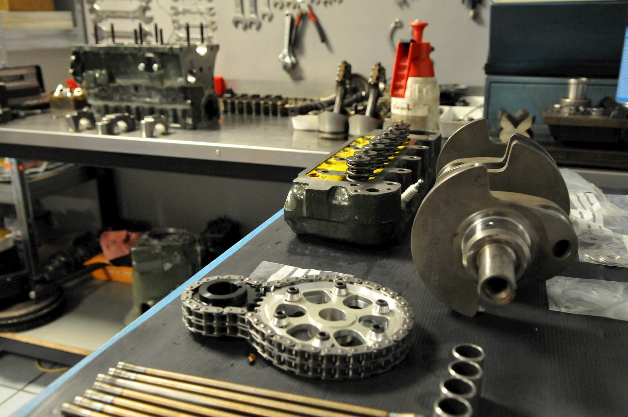 Préparation moteur Mini Austin au Garage des Damiers à Dreux