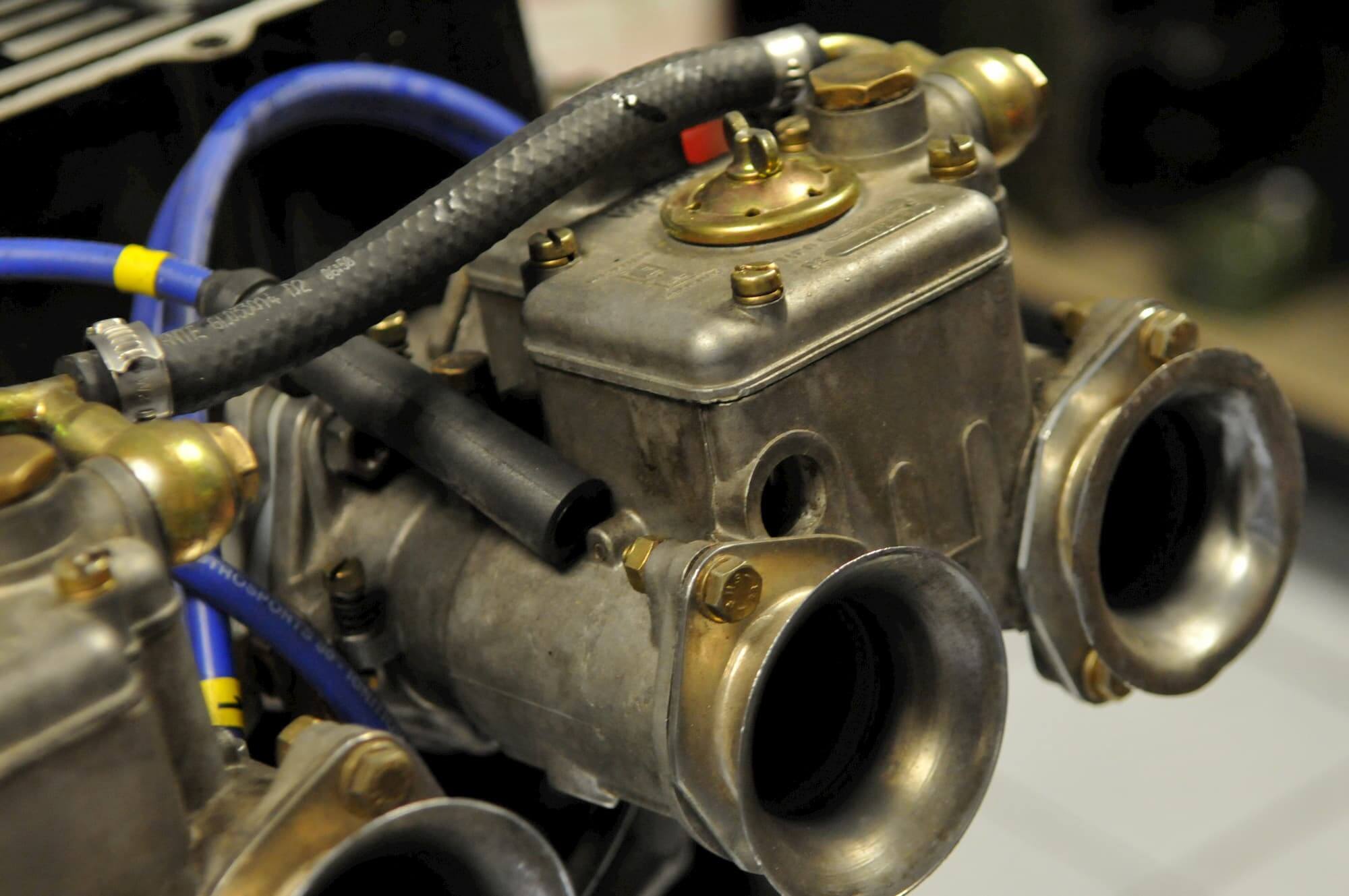 Carburateur WEBER et préparation pour la performance de la Mini Austin