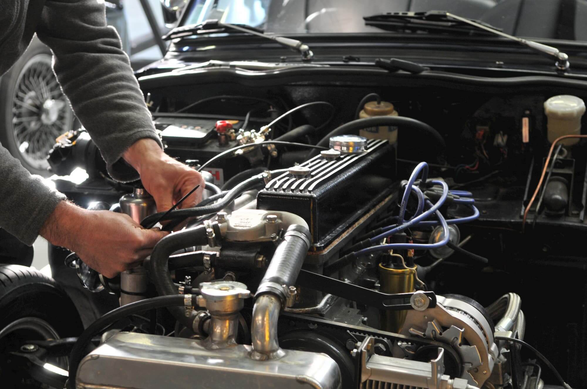 Réfection moteur de la Triumph GT6 - vintage car - old british cars