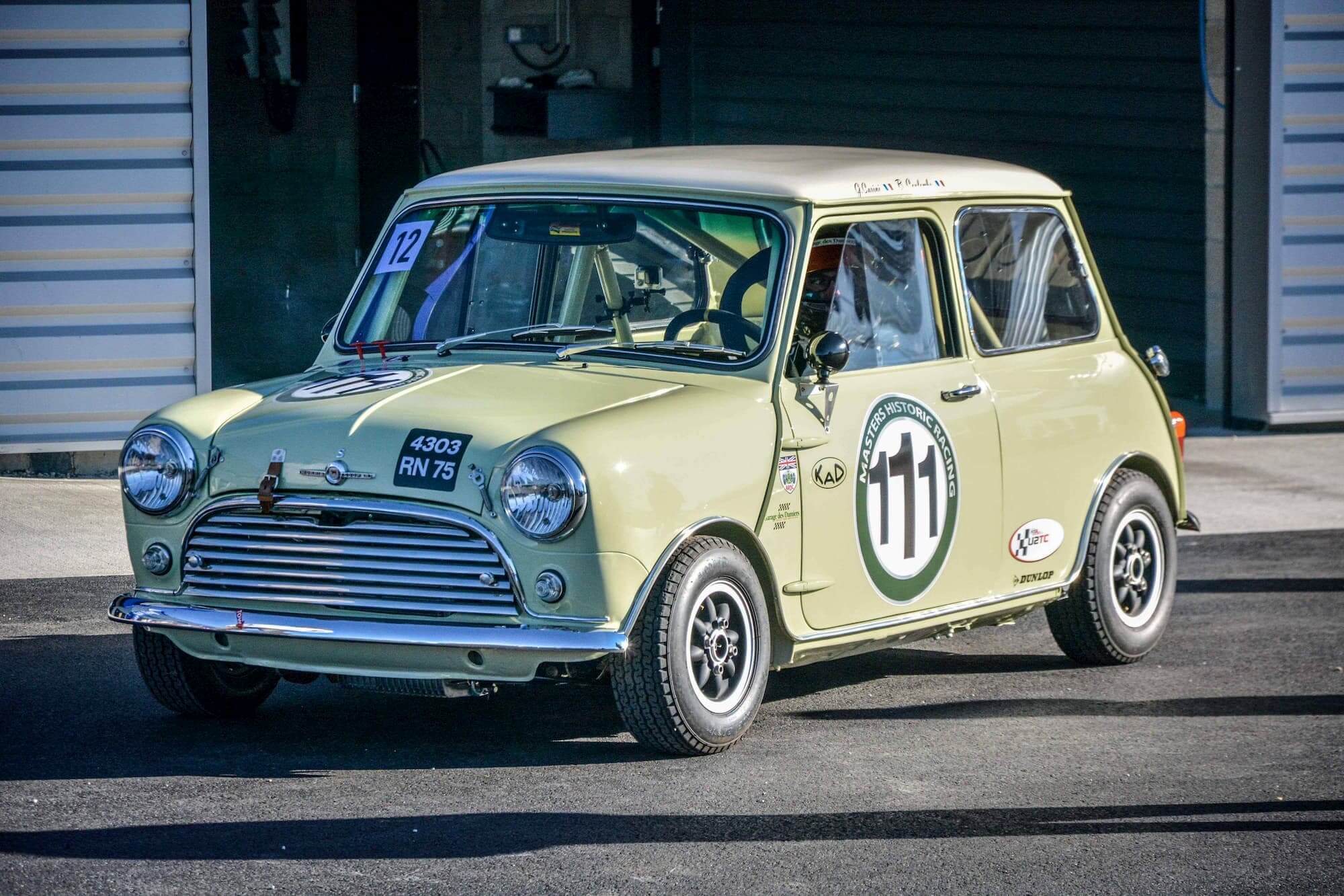 Austin Mini pour le Silverstone Classic - Old british car - Born to win